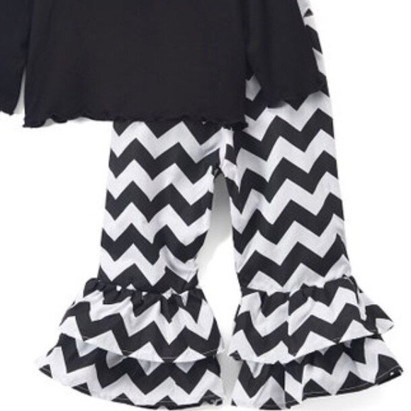 ▪️Silver Spurs Boot Tee and Ruffled Pants - Picture 3 of 3